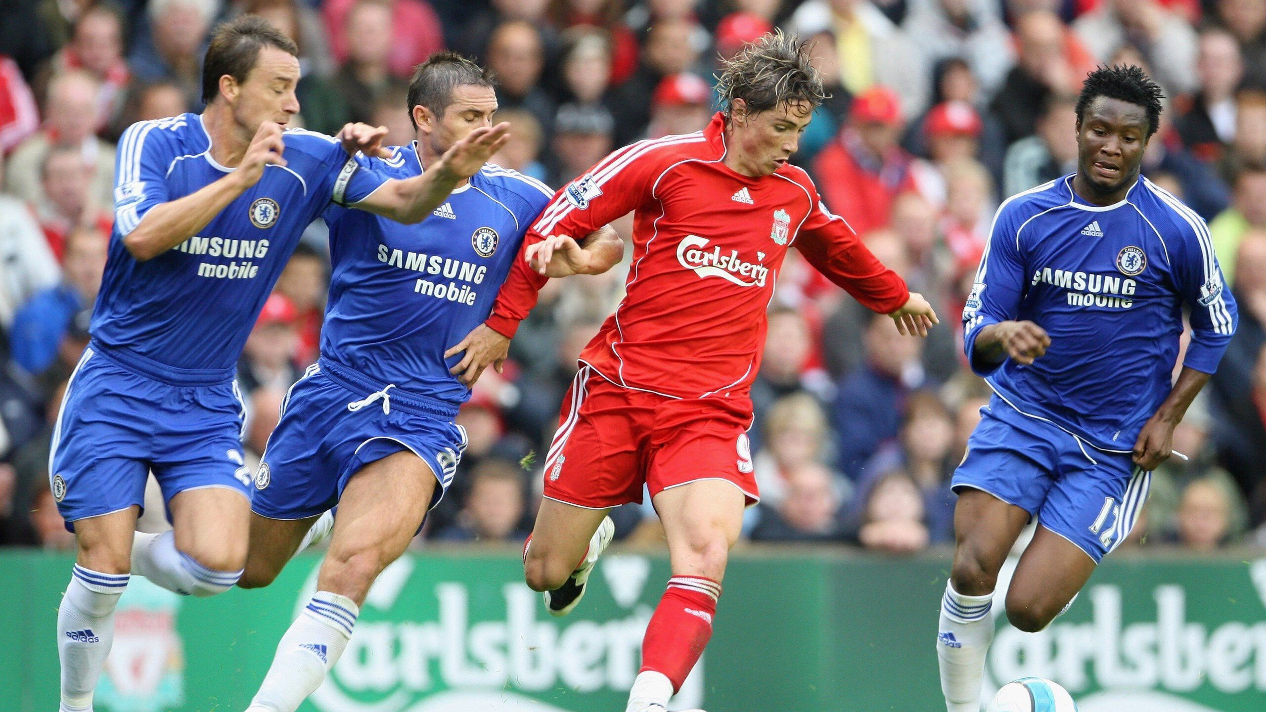 中国花样滑冰全国青少年赛双人滑小将首秀零失误 现场掌声经久不息