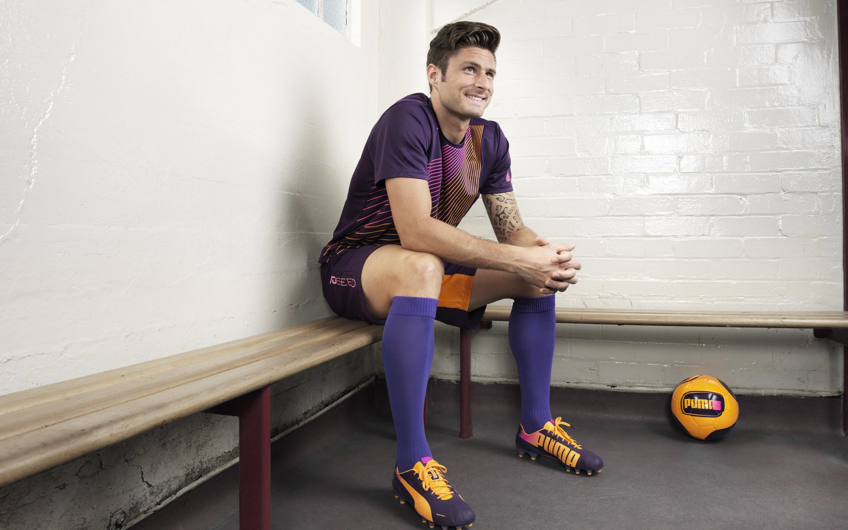 中国花样滑冰全国青少年赛双人滑小将首秀零失误 现场掌声经久不息